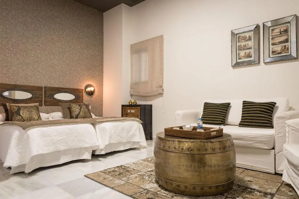 Room, Luces De Catedral, Costa Blanca