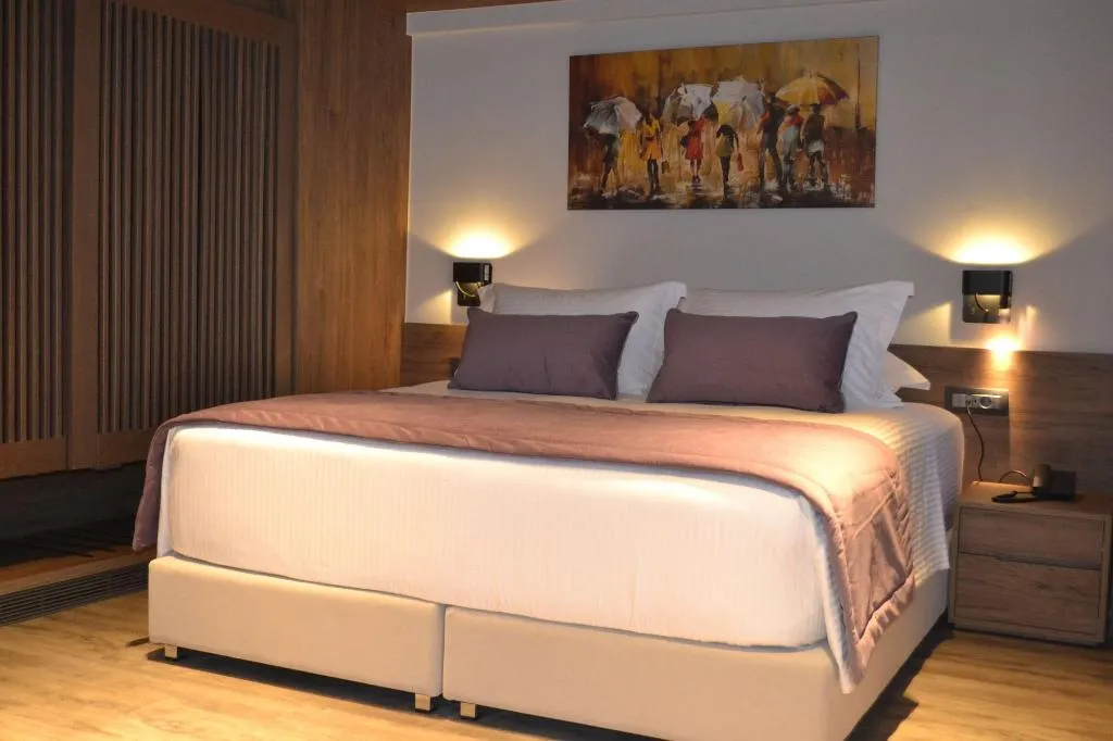 Room, Athens 507, Athens