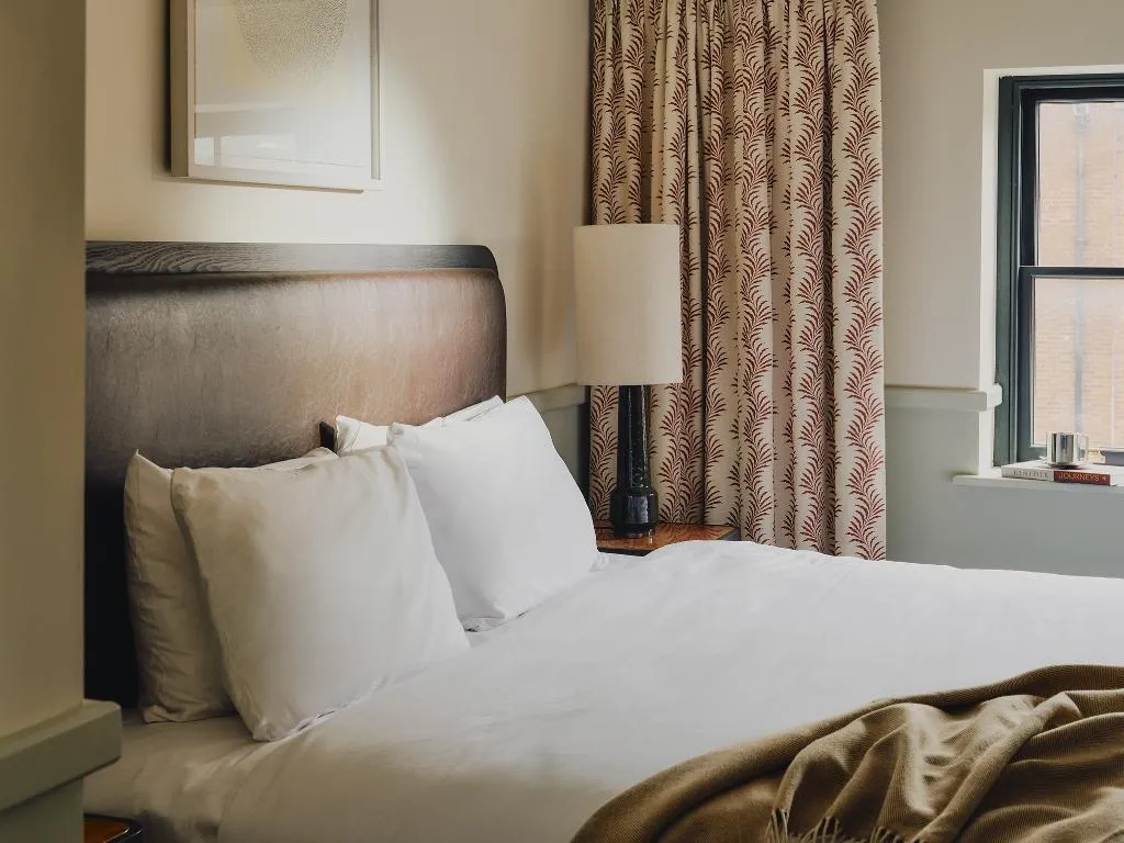 SUITE KING SIZE BED Room, The Dean Hotel Dublin, Dublin