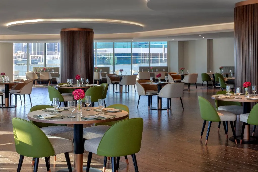 Restaurant, Avani Plus Palm View Dubai Hotel and Suites, Dubai