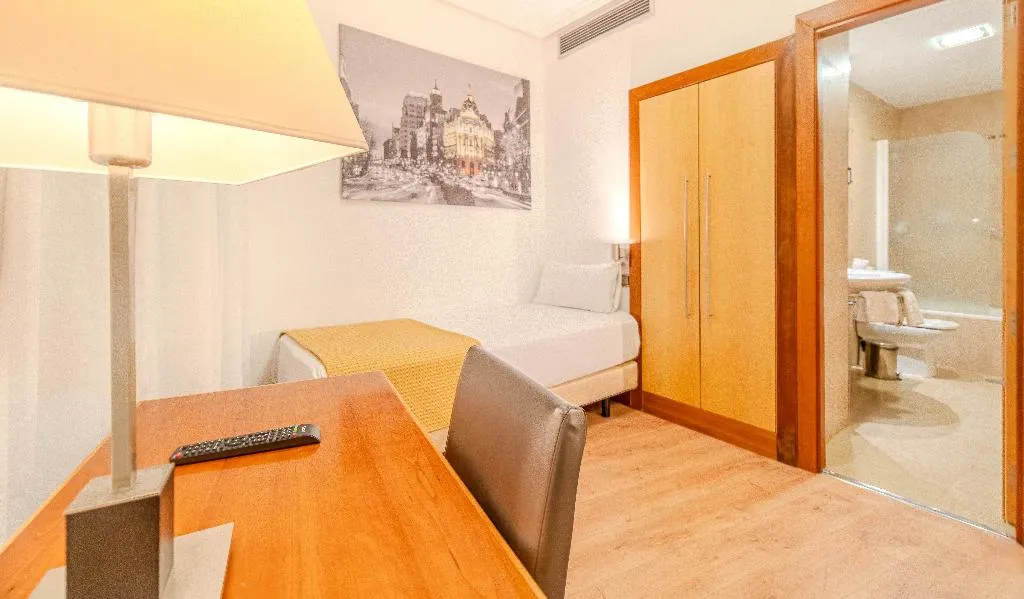 TRIPLE STANDARD Room, ITC Mora by Soho Boutique, Madrid