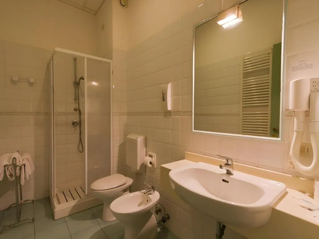 Double or Twin STANDARD Room, Serapo, Rome