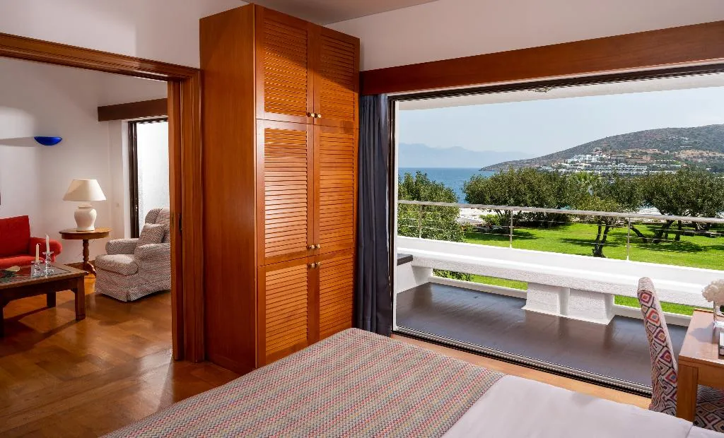 BUNGALOW DELUXE SEA VIEW Room, Elounda Beach Hotel & Villas, Crete