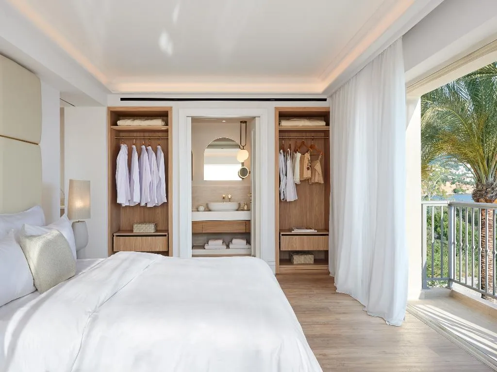 SUITE DELUXE SEA FRONT Room, Grecotel Filoxenia Kalamata, Kalamata
