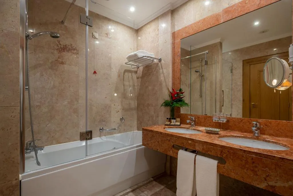 SUITE PREMIER Room, Quinta Jardins do Lago, Madeira