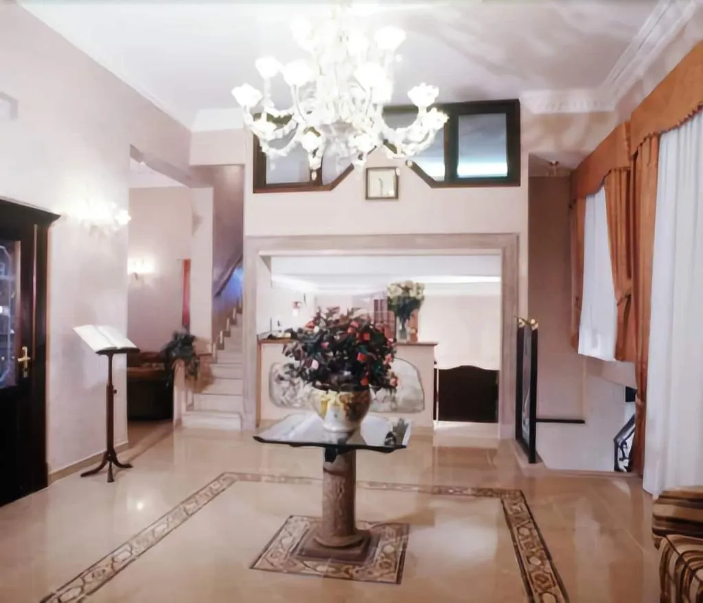 Lobby, Antica Colonia, Rome
