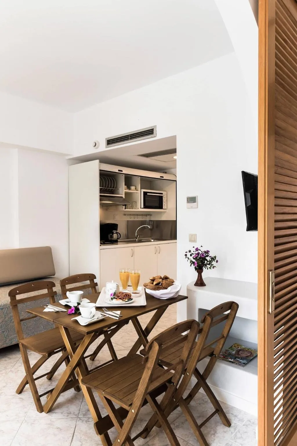 Room, Esperia, Rhodes