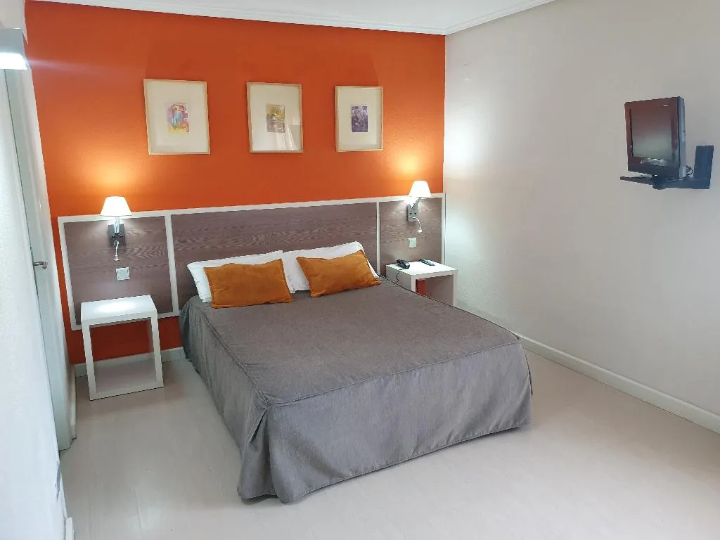 Room, La Carreta, Valencia