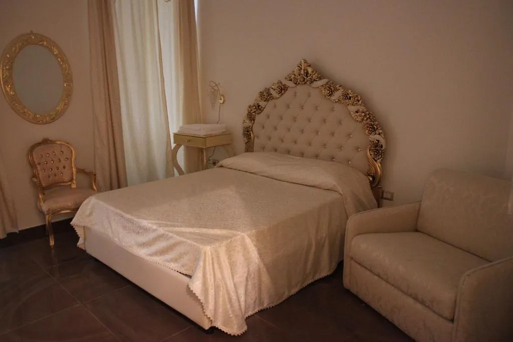 Room, Guesthouse Maria Francesca, Naples
