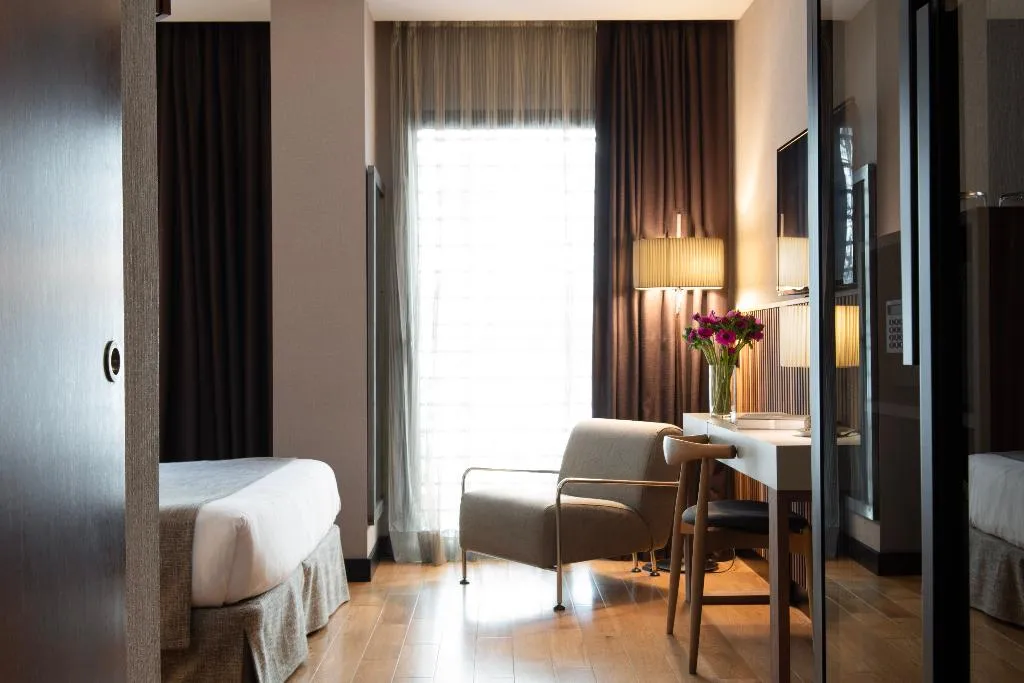 DOUBLE ONE BED Room, Villa Emilia, Barcelona