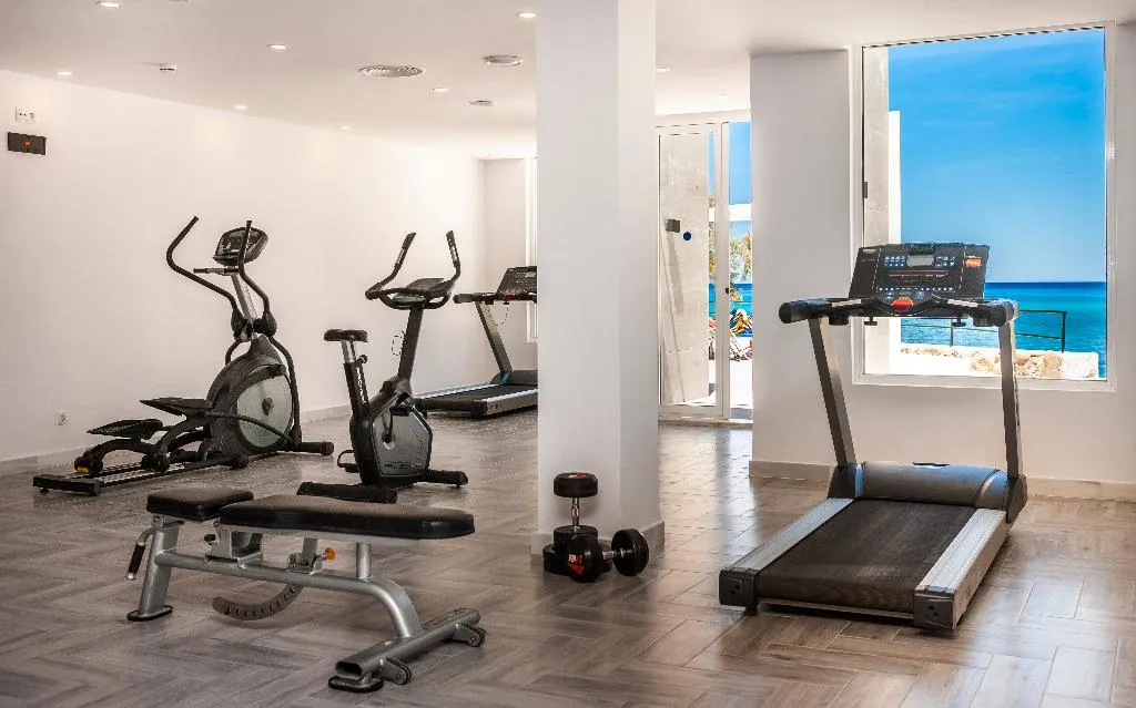 Sports and Entertainment, Globales Don Pedro Adults Only +16, Majorca