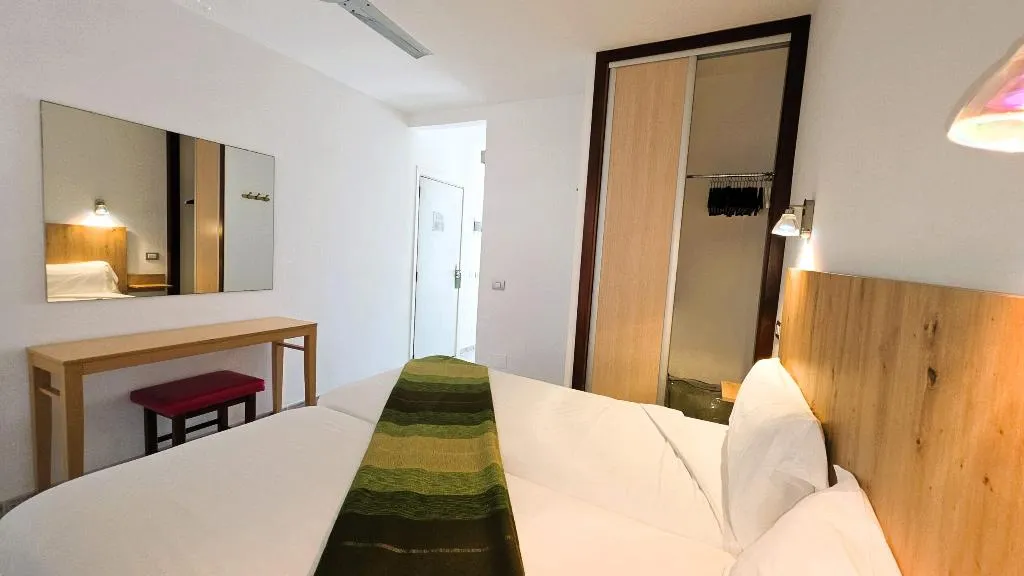 JUNIOR SUITE SUPERIOR CAPACITY 3 Room, Europalace, Gran Canaria