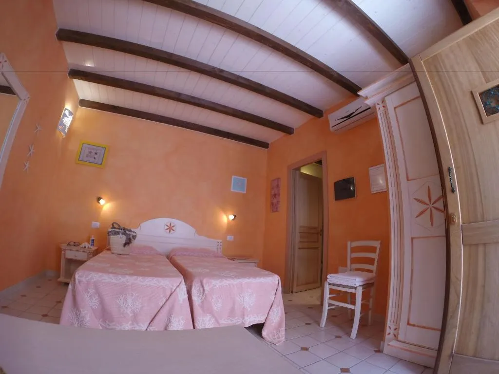 Room, Domus Olbia Inn, Olbia