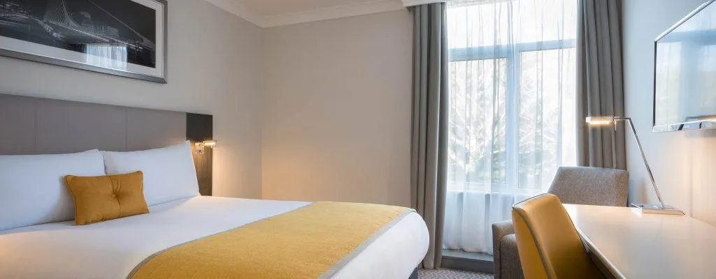 DOUBLE EXECUTIVE KING BED Room, Maldron Hotel Tallaght, Dublin