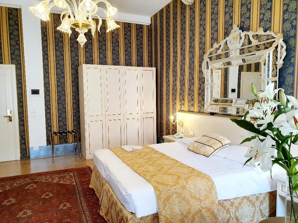 Double or Twin SUPERIOR Room, Corte dei Greci, Venice