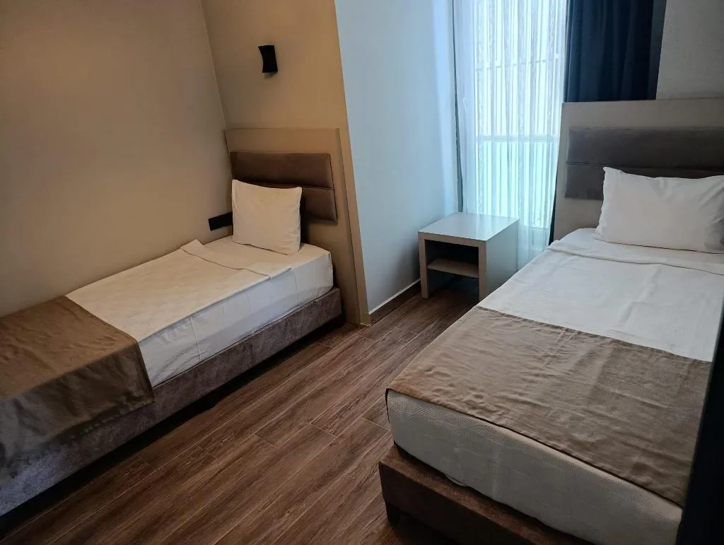 FAMILY ROOM FOUR BEDROOMS ONE BATHROOM Room, Zenia Otel, Antalya