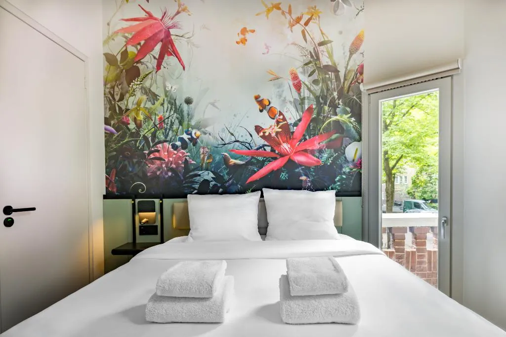 DOUBLE STANDARD Room, Dutch Design Hotel Vondelpark, Amsterdam