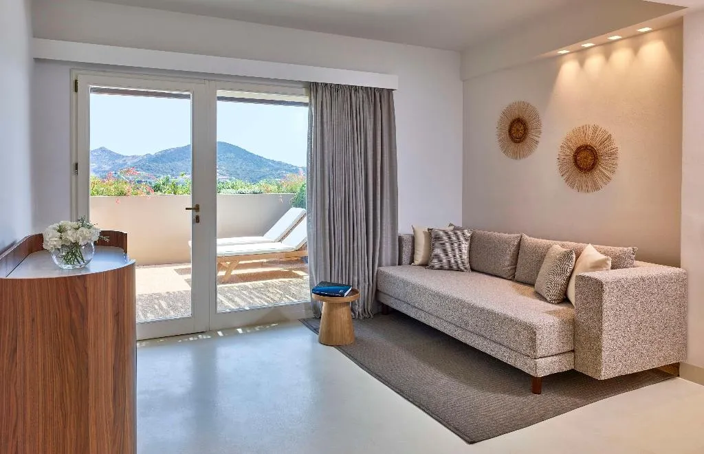 SUITE STANDARD Room, Baia di Chia Resort Sardinia, Curio Collection, Cagliari