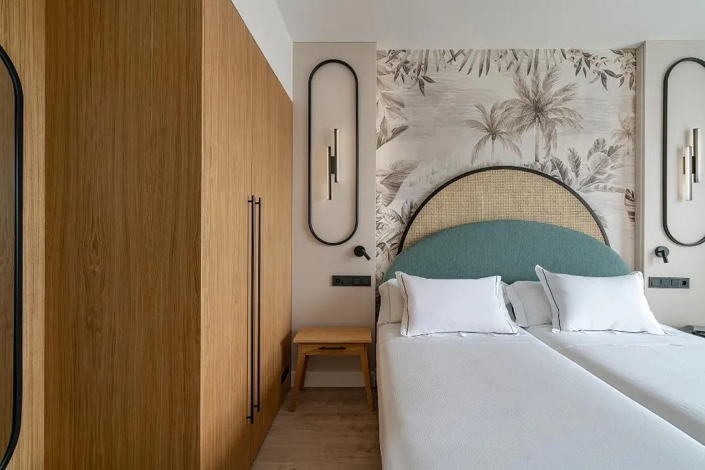 DOUBLE SUPERIOR GARDEN VIEW Room, Vincci Maritimo, Barcelona