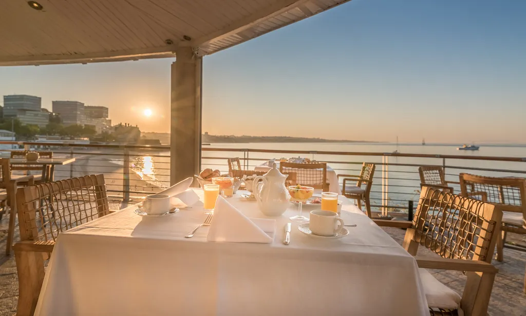Terrace, Albatroz, Lisbon