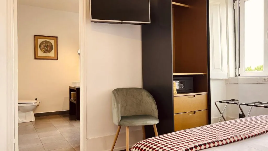 DOUBLE SUPERIOR QUEEN BED Room, Casa Do Jasmim By Shiadu, Lisbon