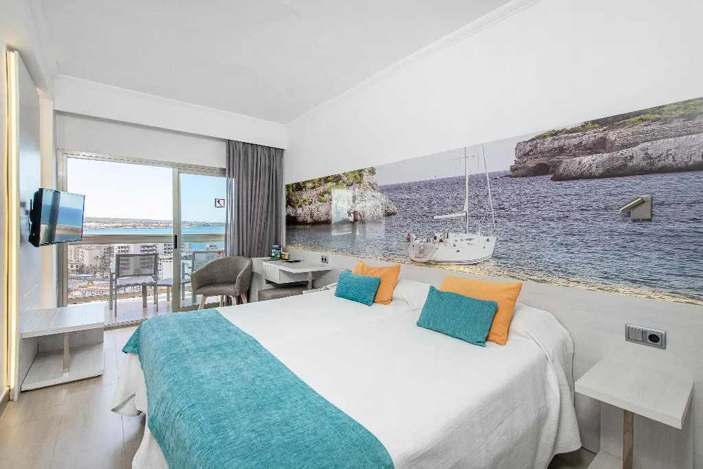 Room, Obelisco, Majorca