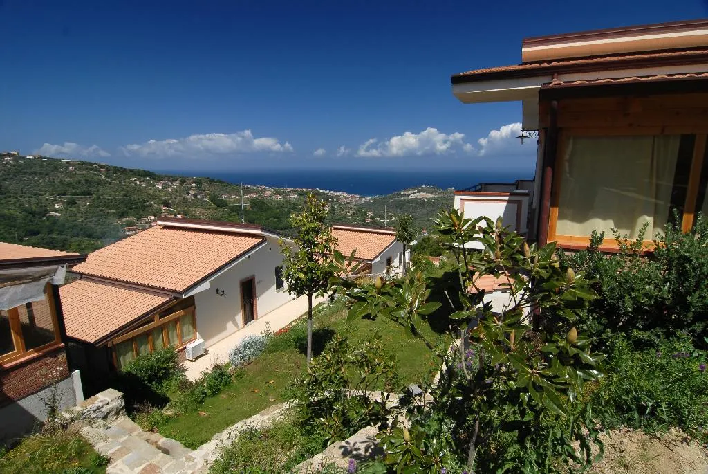 APARTMENT GARDEN VIEW TWO BEDROOMS Room, Residence Galati, Catania