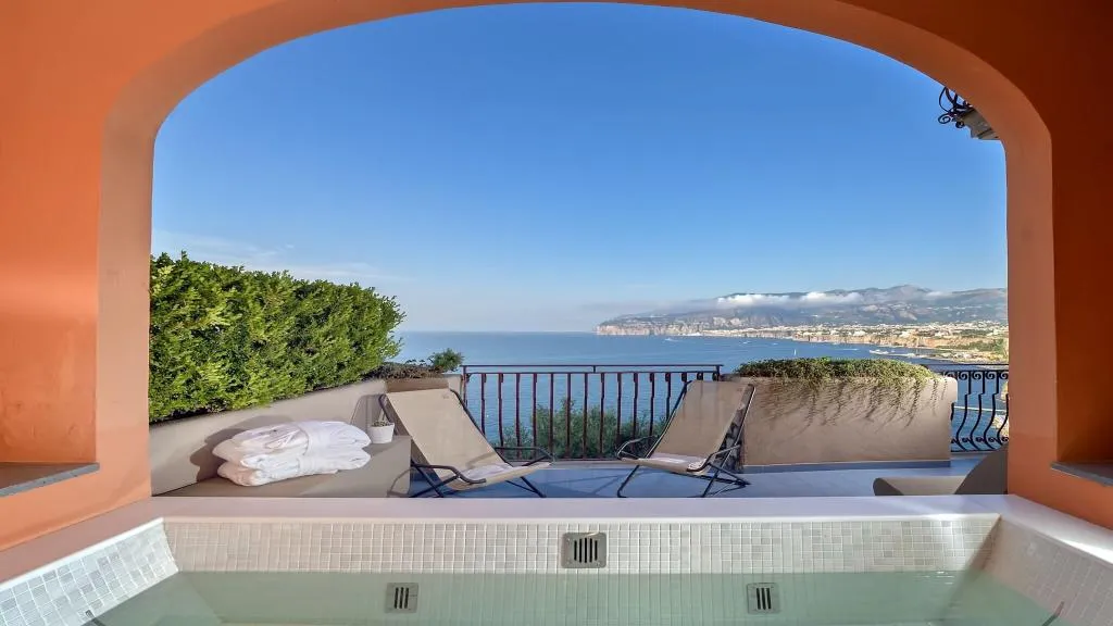 Pool, Belair, Naples
