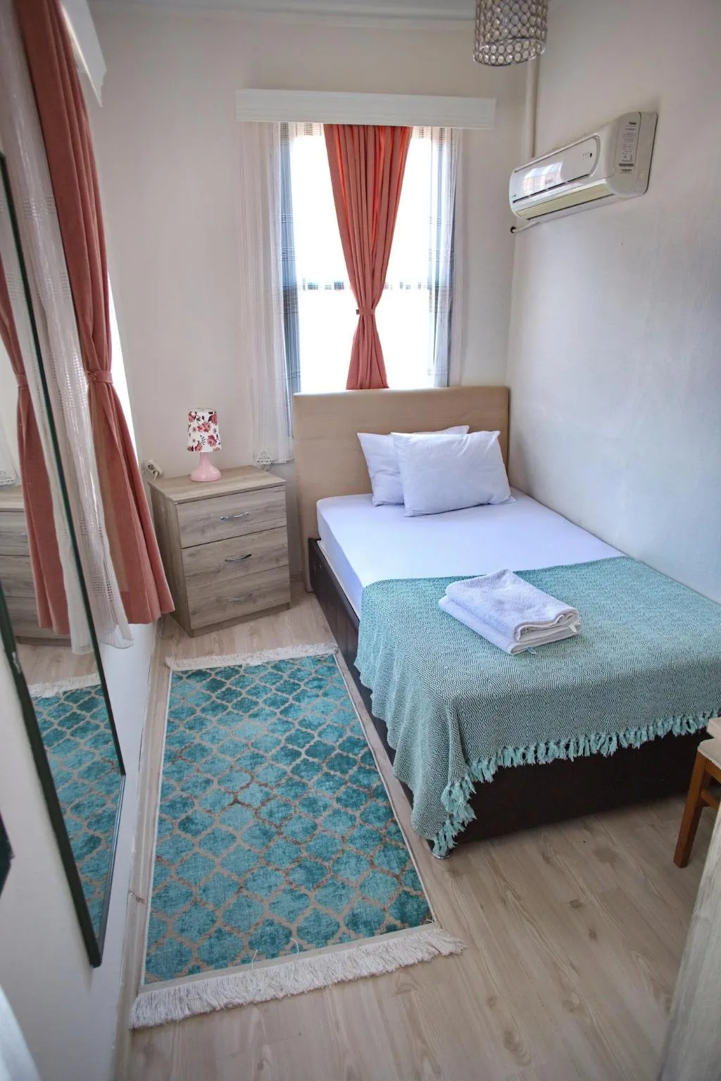 Room, Garden Palace Hotel, Izmir