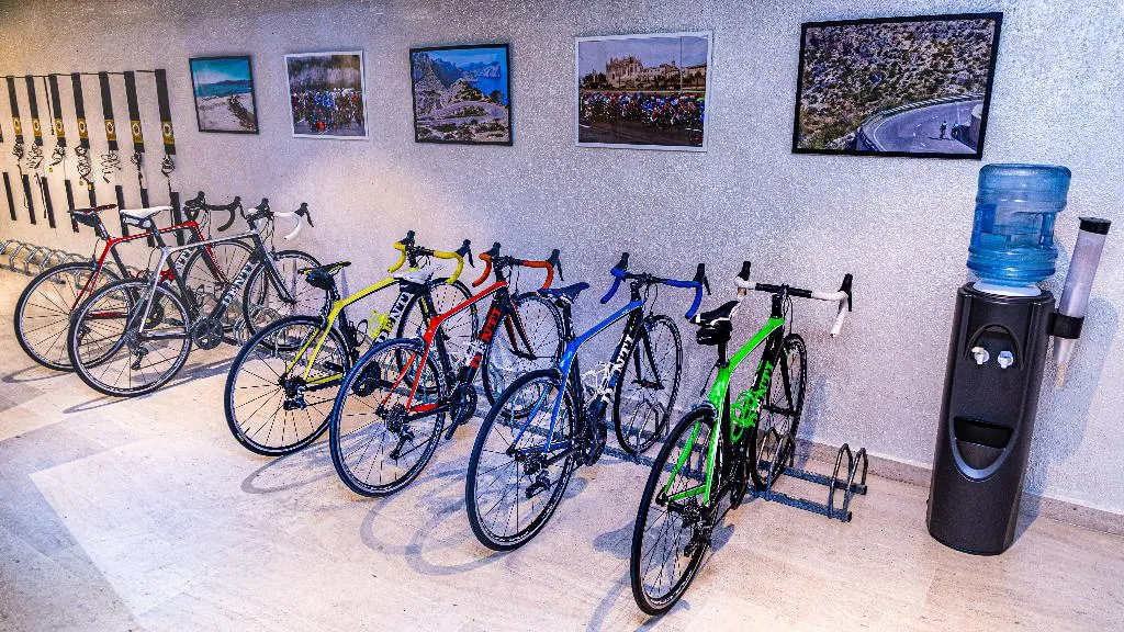 Sports and Entertainment, Salles Hotel Marina Portals, Majorca