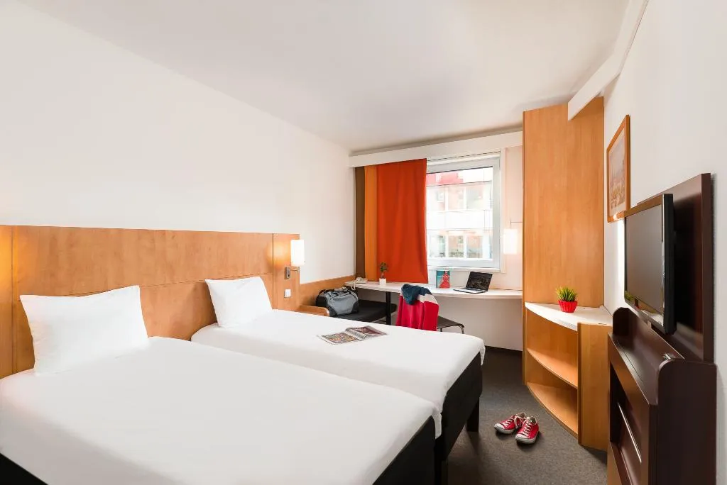 TWIN STANDARD Room, Ibis Praha Mala Strana, Prague