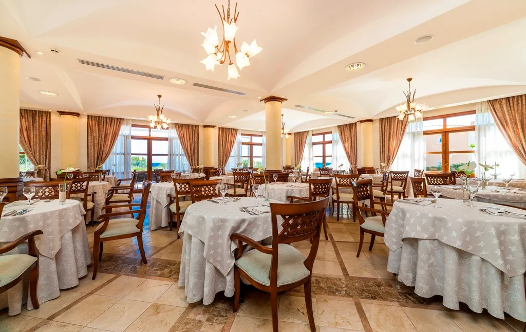 Restaurant, Insotel Punta Prima Prestige Suites & Spa, Menorca