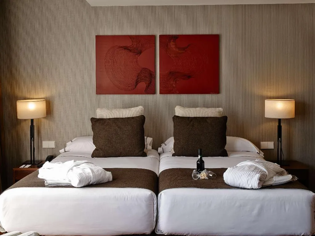 Room, Carris Porto Ribeira, Porto