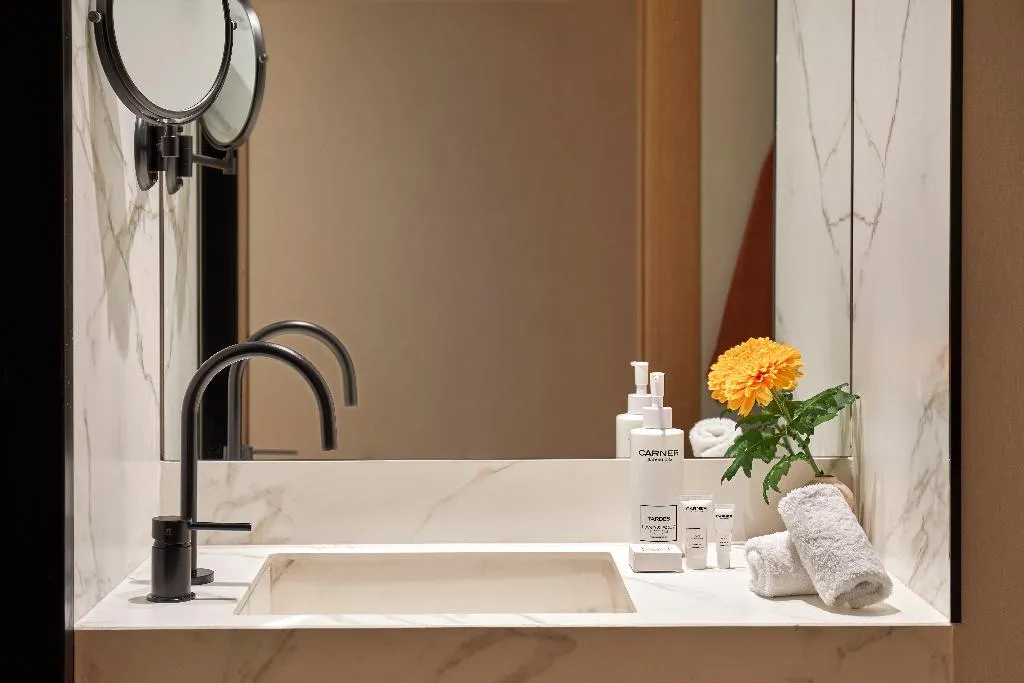 DOUBLE QUEEN SIZE BED Room, Kimpton Vividora Hotel, Barcelona