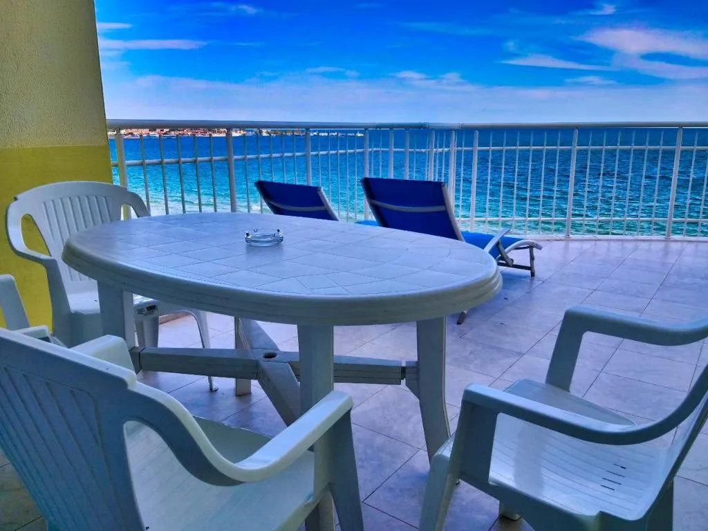 APARTMENT SEA VIEW ONE BEDROOM Room, Perla Apartments, Bourgas
