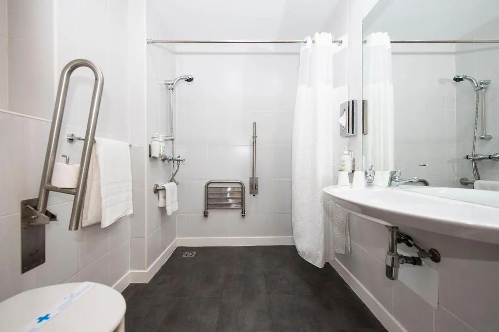 DOUBLE Accessible-Queen Size Bed Room, Holiday Inn Express Barcelona City 22@, Barcelona
