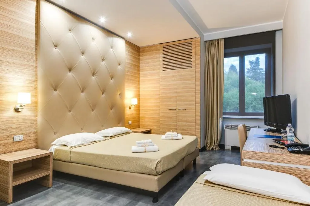 TRIPLE CLASSIC DOUBLE BED Room, Phi Hotel Garden Area Roma Eur, Rome