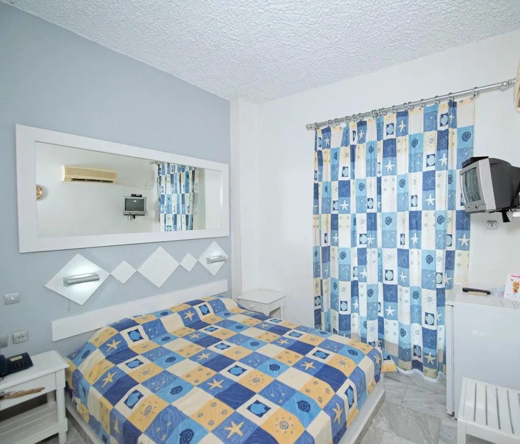 Room, Porto Castello, Santorini