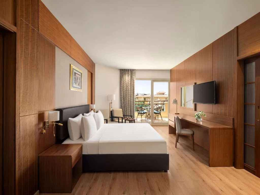 SUITE EXECUTIVE Room, Movenpick Cairo Media City, Cairo