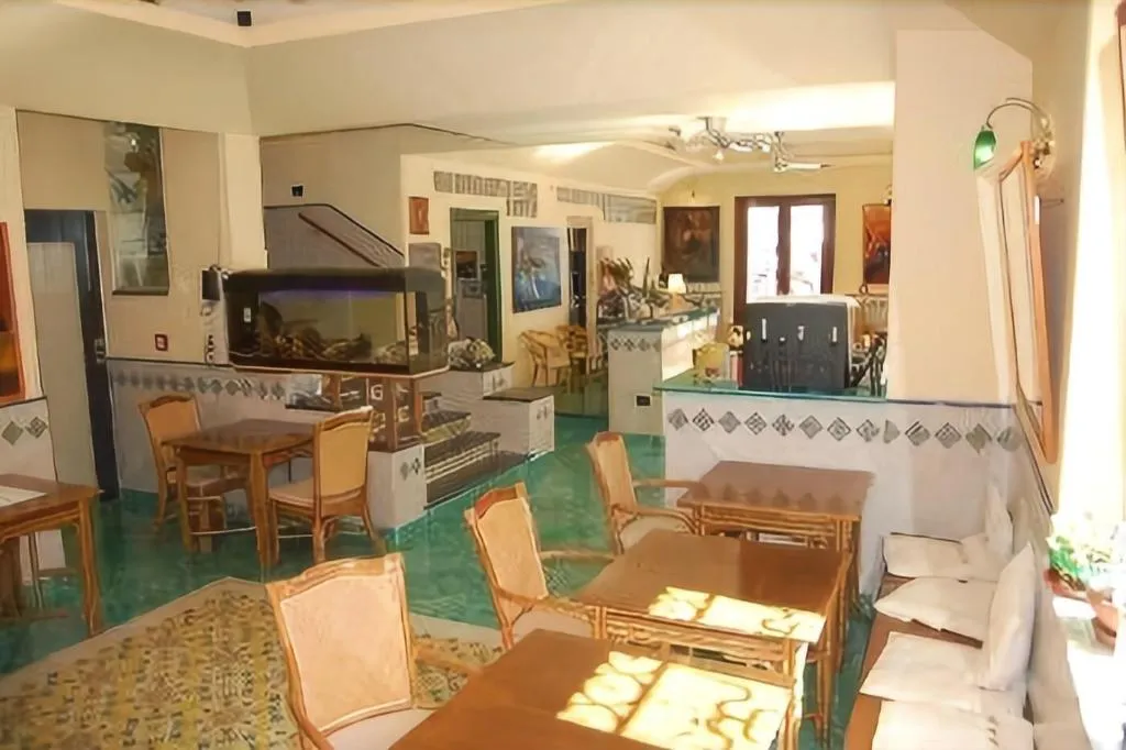Restaurant, Petit Hotel, Catania