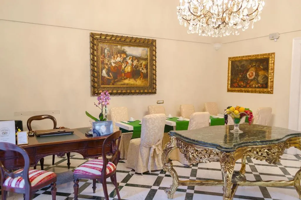 Lobby, Relais La Rupe, Naples