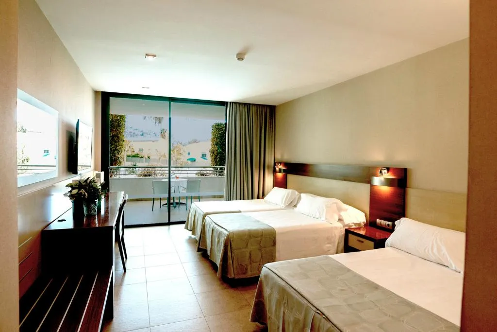 TRIPLE STANDARD Room, Deloix Aquacenter, Costa Blanca