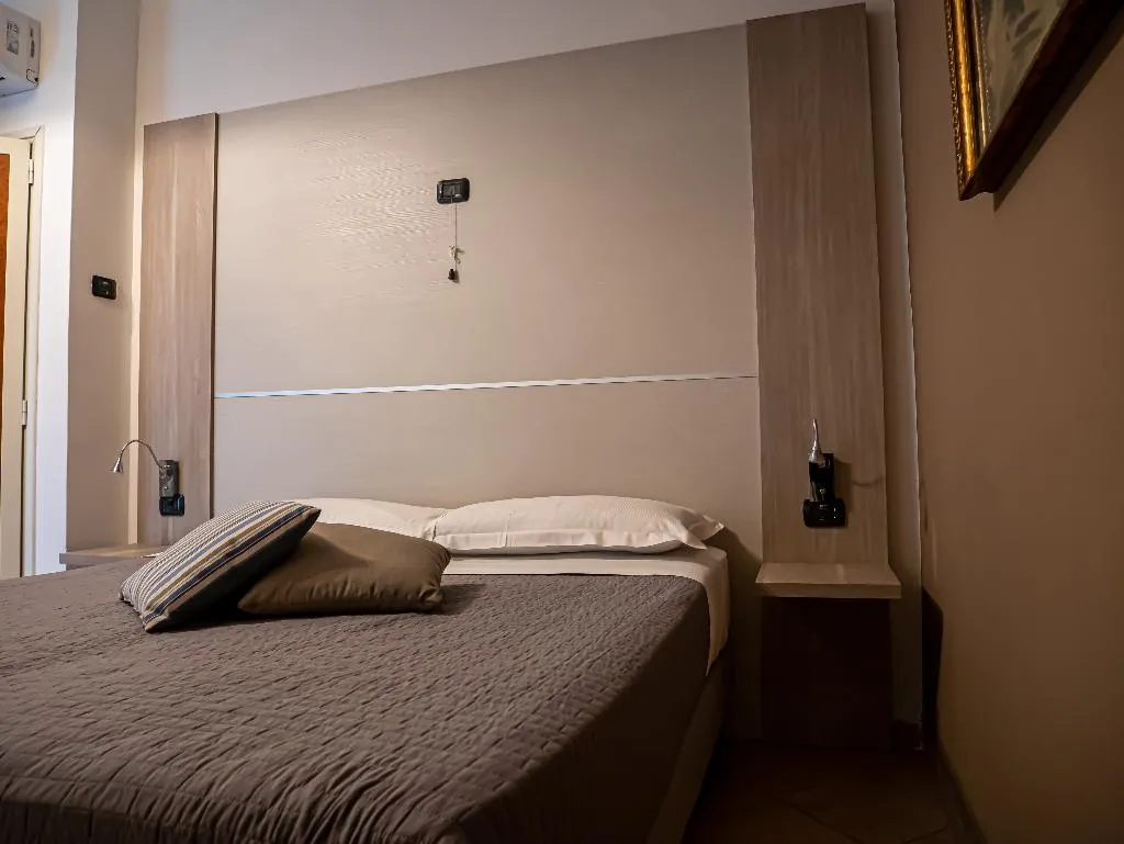 Room, San Marco, Naples
