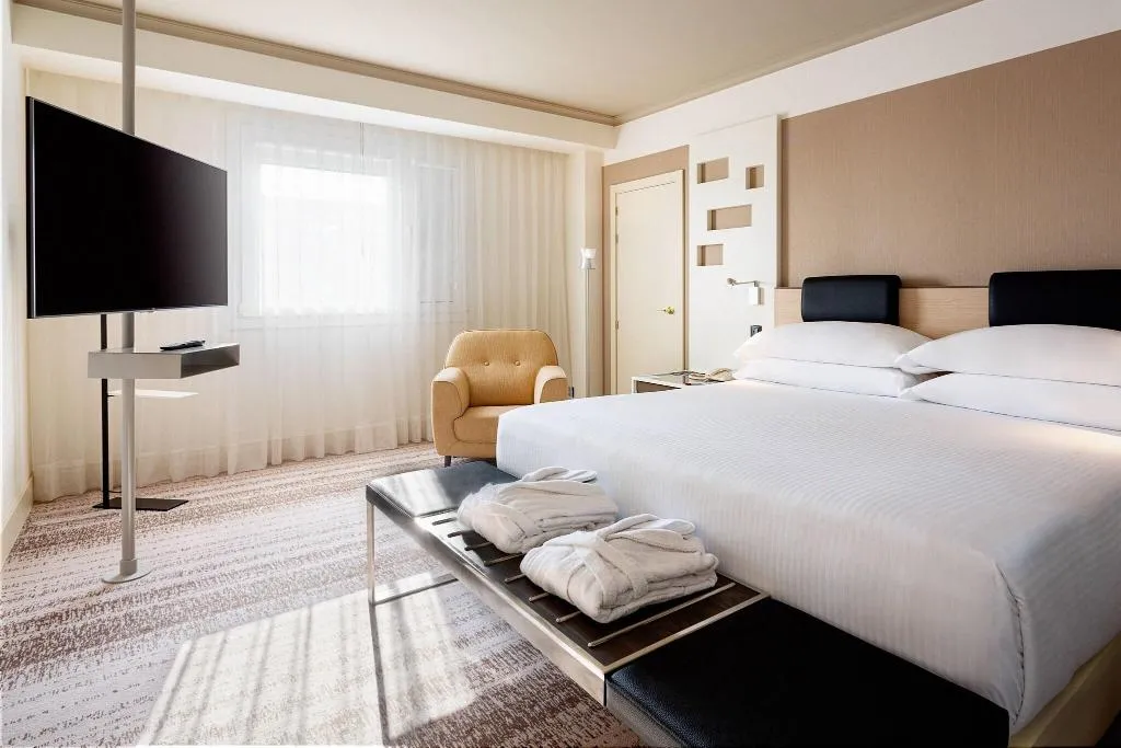 Room, Marriott Hotel Madrid Auditorium, Madrid