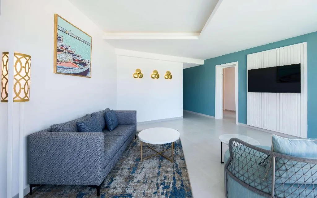 SUITE DELUXE ONE BEDROOM Room, Hilton Skanes Monastir Beach Resort, Tunisia