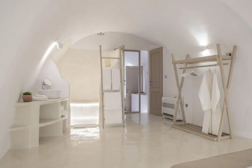 Room, Globe Suites, Santorini