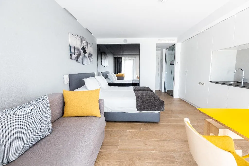 FAMILY ROOM CAPACITY 4 Room, Valencia Alameda 41, Valencia