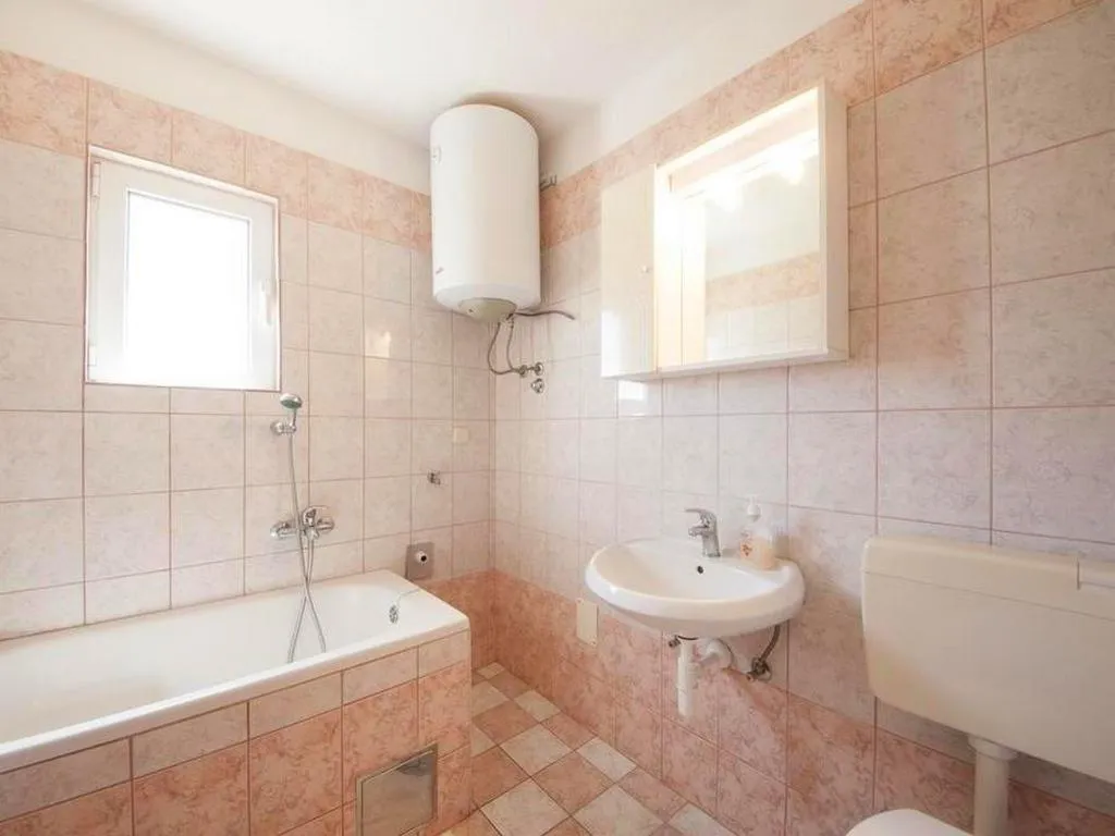 APARTMENT CAPACITY 4 Room, Apartments Jase, Split