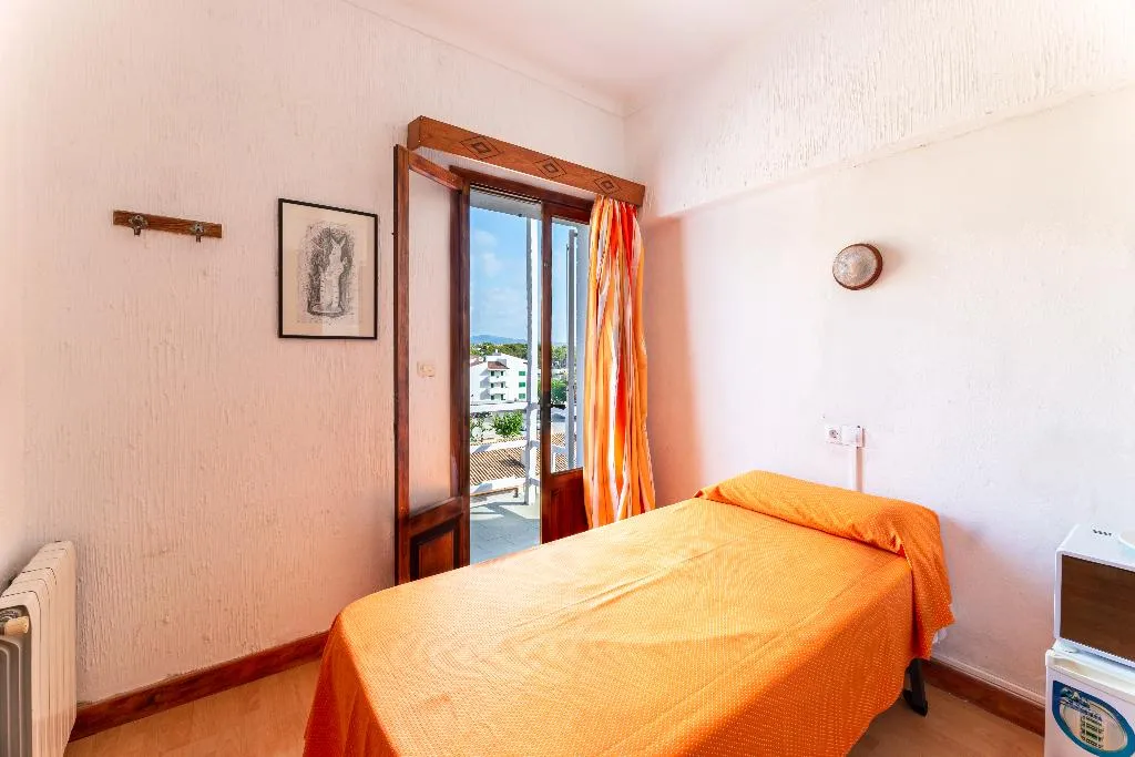 DOUBLE SINGLE USE WITH BALCONY Room, Hostal San Francisco - Portocolom, Majorca