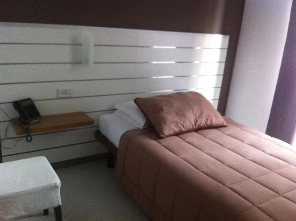 Room, Bert Hotel, Milan